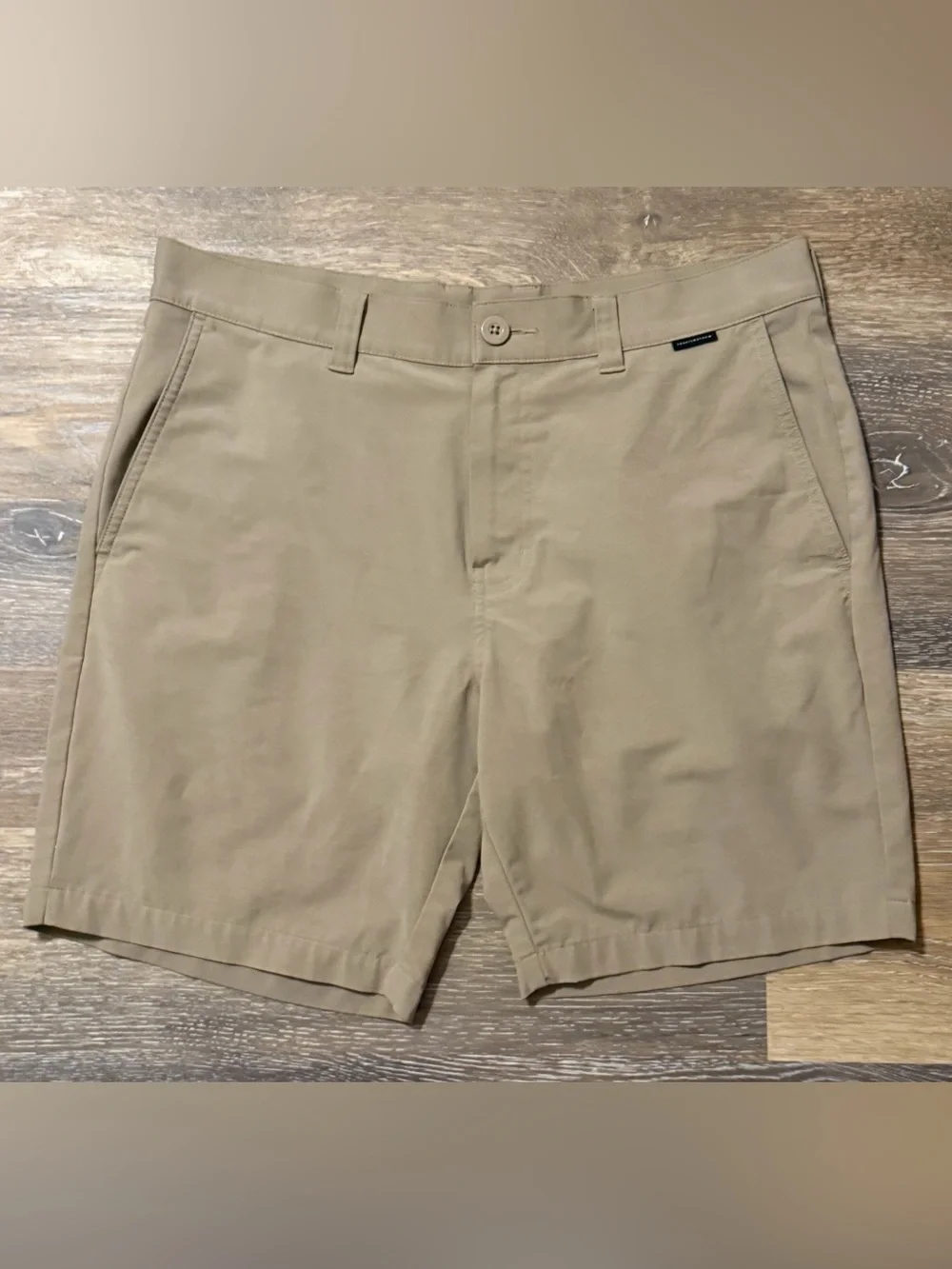 TravisMathew The Beck Golf Shorts Men’s 33 Tan Khaki Stretch